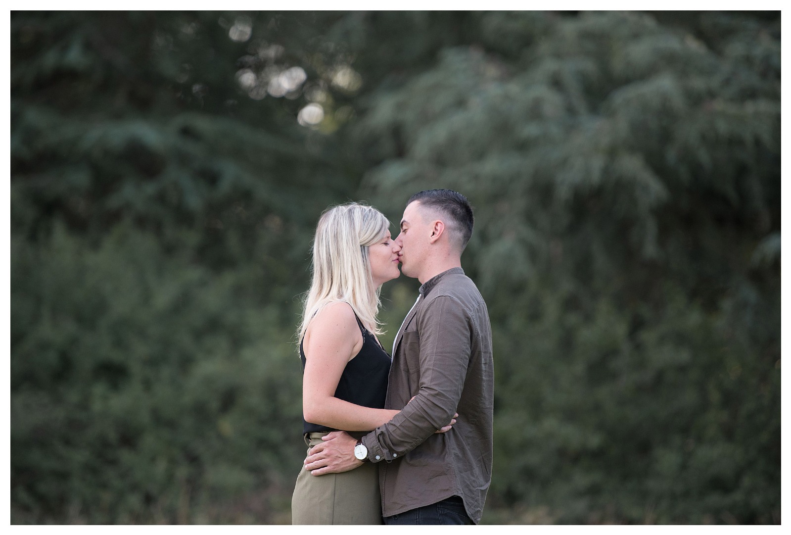 Couple qui s embrasse lyon