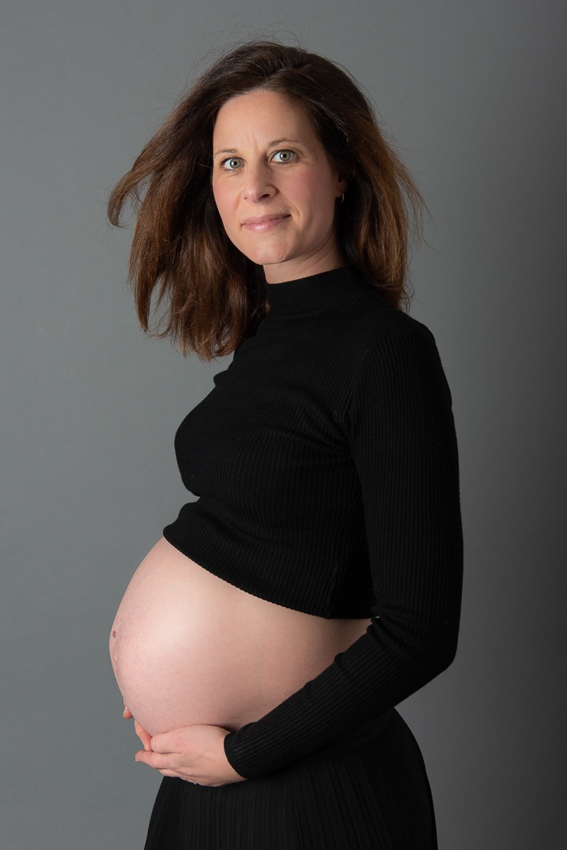 Photo femme enceinte en studio dardilly